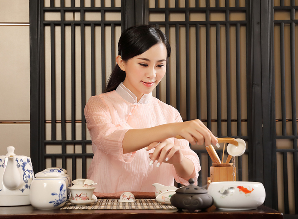 经常去天津河西靠谱男士会馆，这家私藏已久的店推荐给你